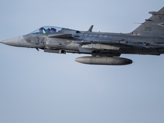 Lezuhant a Magyar Honvédség egyik Gripen vadászgépe Szolnok mellett