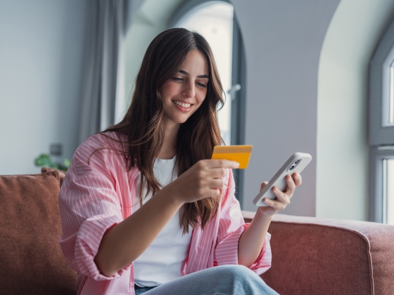 Sokba kerülhetnek a banki SMS-ek, van olcsóbb megoldás