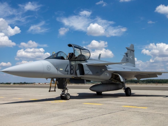 Lezuhant egy magyar Gripen Szolnoknál