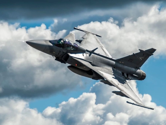 Gripen-baleset Szolnokon: megszólalt a mentőszolgálat a lezuhant vadászgép pilótájáról – ilyen állapotban van