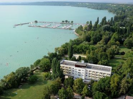 Vége a balatoni Barba-trükknek: Forsthoffer Ágnes üzent a kiváltságosoknak