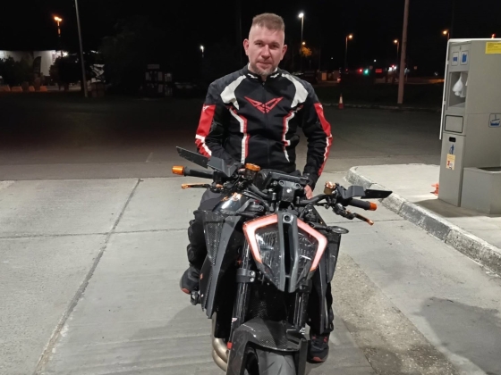 Megszólalt a Blikknek a 4-es főúton fuldokló gyereket megmentő motoros: kiderült, pontosan mitől lett rosszul a fiú