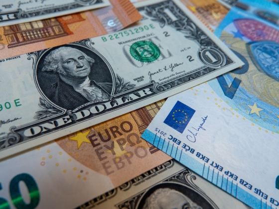 Kötélhúzás indult a devizapiacokon – hogy állja a sarat a forint?