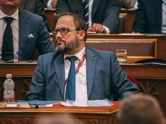 Átírja a kormány a 2026-os költségvetést, 7,5 százalékra emelkedik a hiánycél