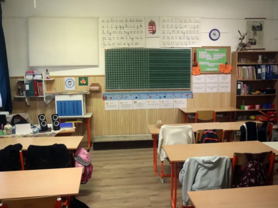 Több mint kétszáz tanárt keresnek az iskolakezdés előtt, matematikatanárból kellene a legtöbb