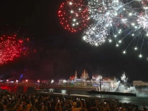Vizsgálatot sürget a Fidesz az augusztus 20-i rendezvény közbeszerzése miatt