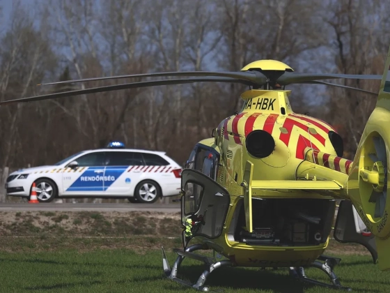 Így jutott el a mentőhelikopter a sérült Gripen-pilótával a Honvéd Kórházba - videó