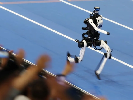 Megdöntötték Usain Bolt rekordját: két humanoid robot!