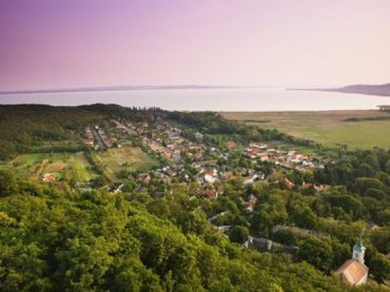 Fordulóponthoz érkezett a balatoni ingatlanpiac: a Tisza-tó a kanyarban előz