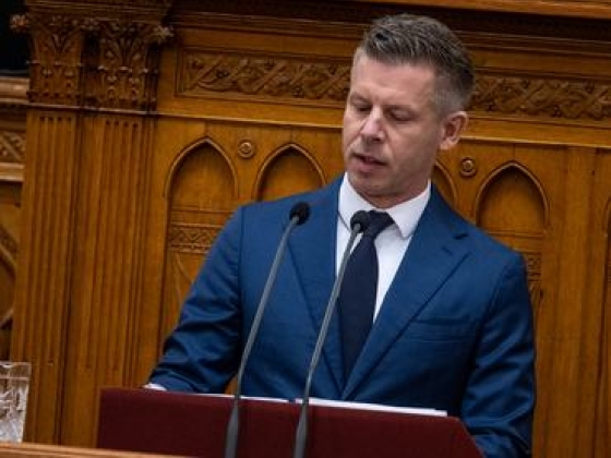 Magyar Péter versenyt fut az idővel: már a kormány is forrásvesztésről beszél az uniós pénzek ügyében