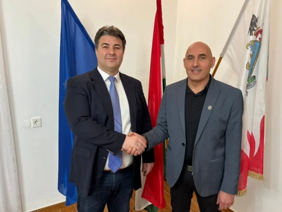 Csurrant-cseppent a fideszes polgármesterek és képviselők egyesületeinek az állami támogatásokból