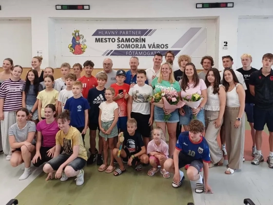 Szász Emese a felvidéki Somorján találkozott az ifjú vívókkal