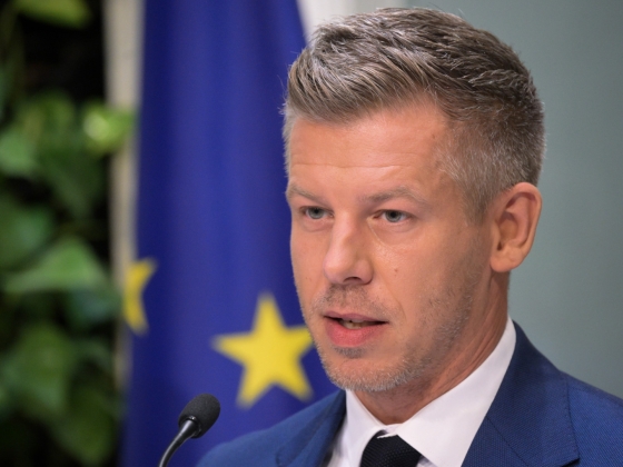 Magyar Péter felszólította az előző rendszer milliárdos haszonélvezőit, hogy kövessék a Duna Aszfalt példáját
