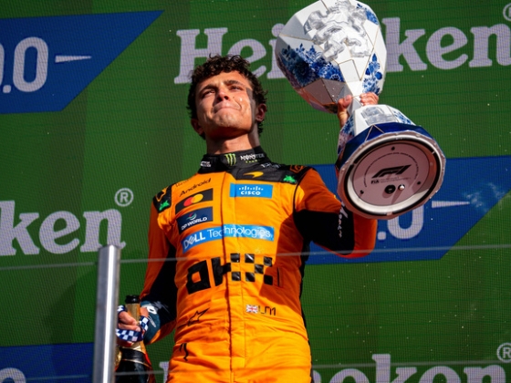 Lando Norris folyamatosan fejlődik, és világbajnokhoz méltó módon vezet