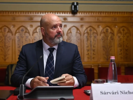 Először úgy volt, hogy Sárvári Nicholas a Tisza jelöltje a vagyonvisszaszerzési hivatal elnöki posztjára, aztán kiderült, hogy mégsem