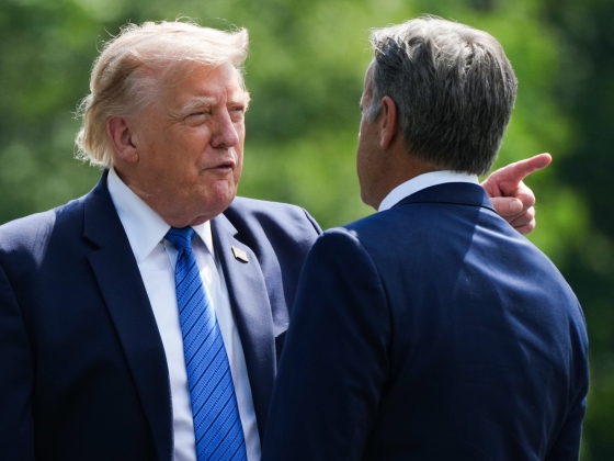 Kiderült, ki utazhatott a rejtélyes katonai gépen Moszkvába: Amerika egyik legfontosabb vezetője tárgyalhat az oroszokkal