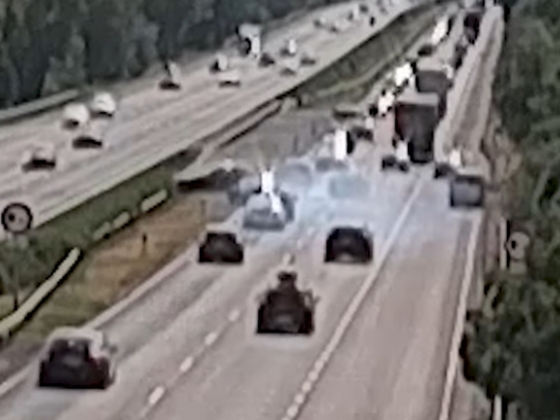 Előkerült a videó az M7-est megbénító balesetről, nem vette észre a torlódást a sofőr