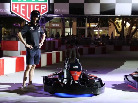 Száz ember ellen áll ki gokarttal Verstappen Silverstone-ban