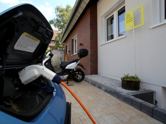 Ha ezt bevezetik, pénzt kereshetünk az elektromos autónkkal