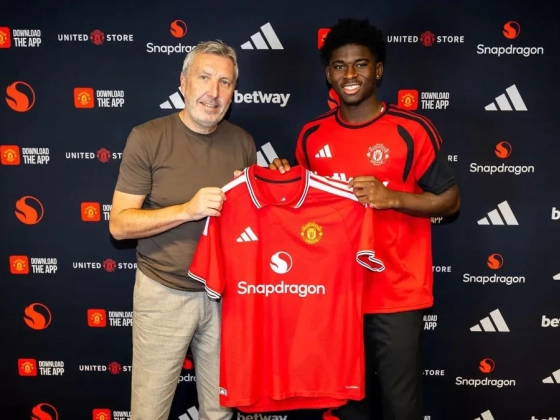 Nagy bejelentés Manchesterben, óriási összegért igazoltak a Premier League-ből