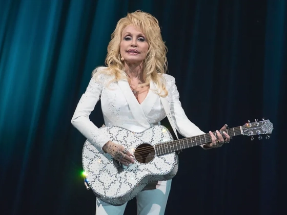 Meghalt Dolly Parton