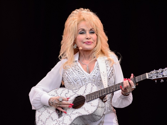 Meghalt Dolly Parton