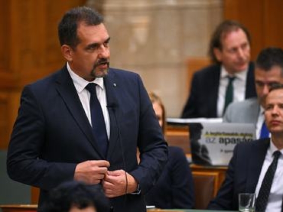 Bóna Szabolcs elmondta, miért vonták vissza Mészáros Lőrinc cégének 33 milliárdját