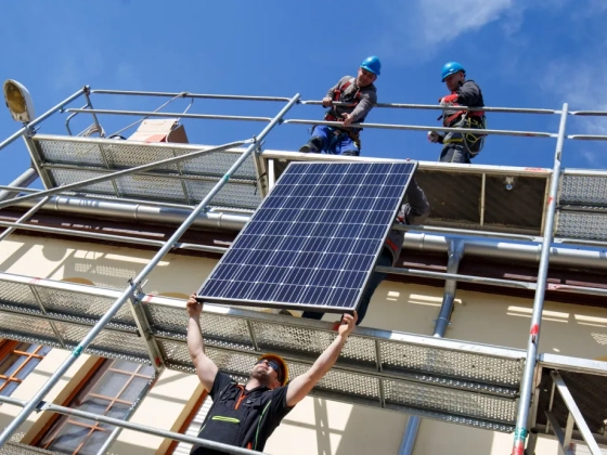 Olcsó áramot ígér a napenergia, de ha lemegy a nap, jön a valódi számla