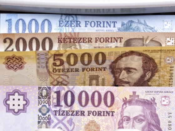 A propagandától a vasútépítésig: NER-es állami megbízásokból termelt gigaprofitot egy hevesi cég