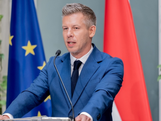 Magyar Péter aláírta: Oroszország fenyegetést jelent Magyarországra