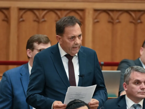 Orbán írta a kérdőívet, amivel felmérik a Fidesz állapotát, állította Pócs János, majd bedobott egy hihetetlen számot
