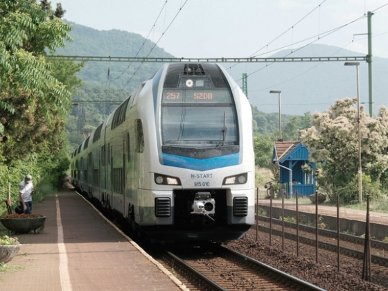 Súlyos éjszakai zajterhelésre figyelmeztet a MÁV a váci vasútvonalon