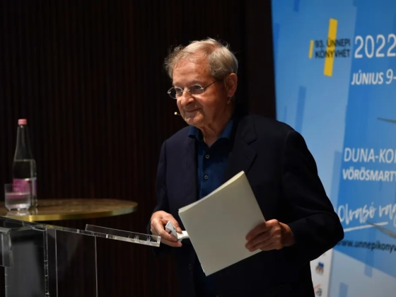 „Nem kortárs mától, hanem örök” – pályatársak és politikusok búcsúznak Nádas Pétertől