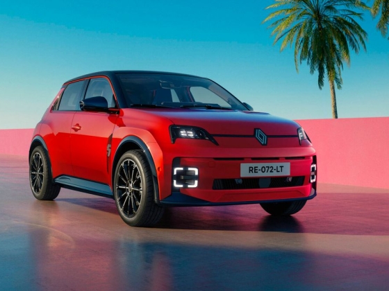 Kisebb és olcsóbb akkumulátort kapott a frissített Renault 5