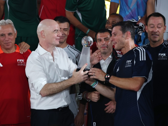 Az egész futballvilág forrong Infantino miatt, az argentin legendák mégis kiálltak a FIFA-vezér mellett