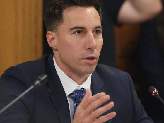 Augusztus 20-i mutyi: röhejes magyarázkodásba bonyolódott Radnai Márk, nem kímélték a kommentelők