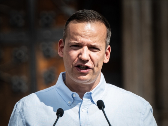 Toroczkai László kongatja a vészharangot, a saját pénzéből is beszállt, szerinte Magyarország jövője a tét