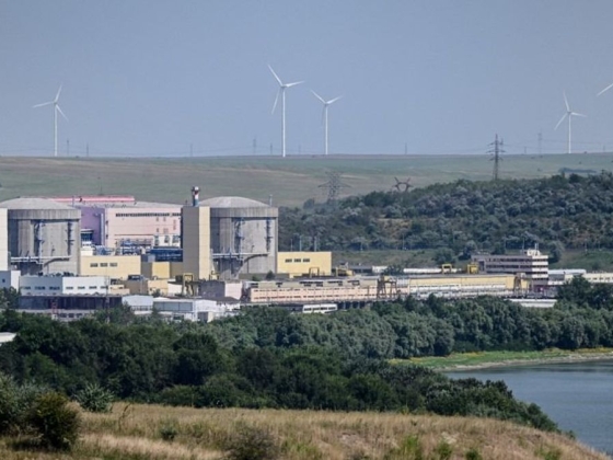 Hatalmas bajban a dunai atomerőmű: a legnagyobb slamasztikában kereket oldott a csúcsvezető, a kormány tehetetlen – irigykedve néznek Paksra