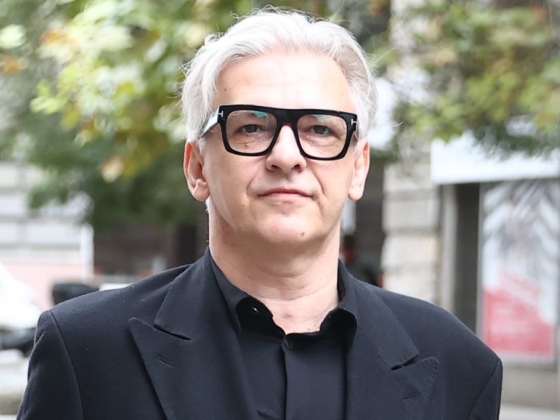 Alföldi Róbert megrendítő szavakkal búcsúzott Nádas Pétertől: „Lassan semmi nem marad nekünk...”