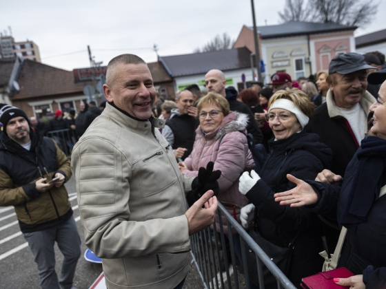 Ruszin-Szendi Romuluszt megbüntették a biztonsági öv nem megfelelő használata miatt