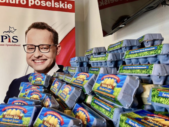 Romanowski volt pártja szerint egy magyarországi kolostorban is keresték a körözött lengyel politikust, akinek Magyar Péter megválasztása után nyoma veszett