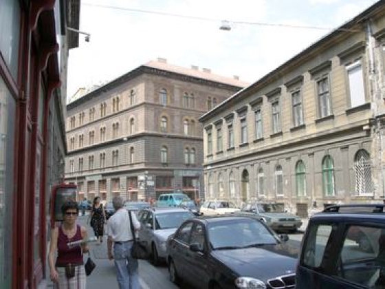 Nagy változás jöhet Budapest utcáin: éjszakai dohányboltzár és szigorúbb ellenőrzések jöhetnek