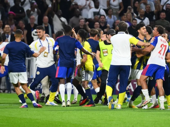 Óriási botrány a BL-ben: tömegverekedéssel ért véget a Lyon-Fenerbahce meccs – videó