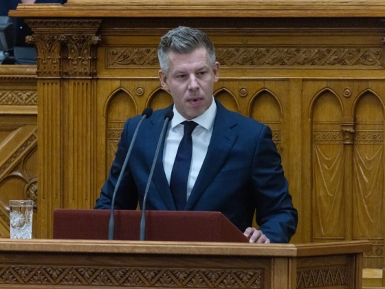 Magyar Péter bejelentette, január elsejétől 120 ezer forintra emelik az öregségi nyugdíjminimumot