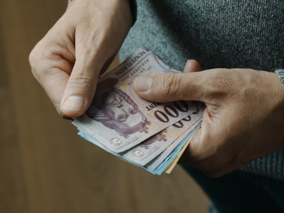 A magyarok fele 438 ezer forintnál kevesebbet visz haza egy hónapban