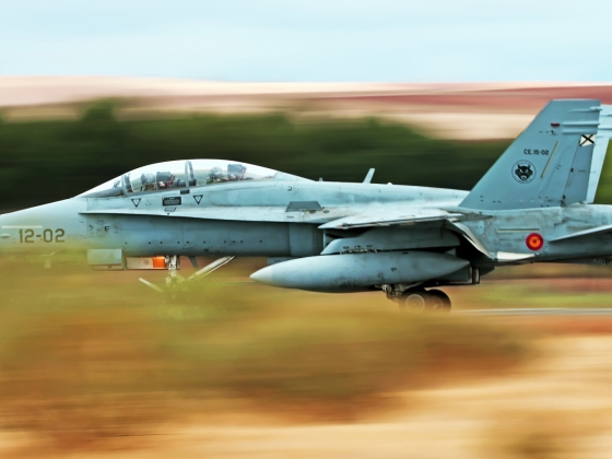 Riasztották a NATO F-18-asait: éles helyzet alakult ki Tulcsánál