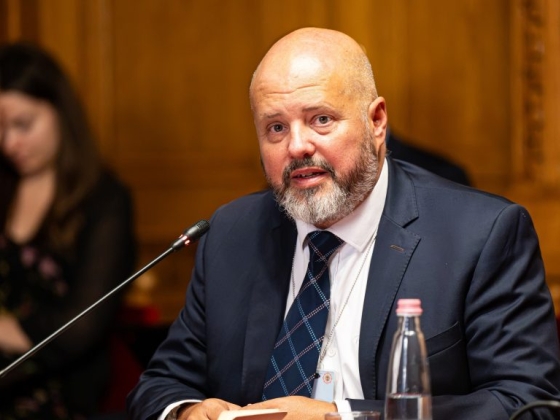 Sárvári Nicholas Unger Annának: Hajrá, legyen sikeres!