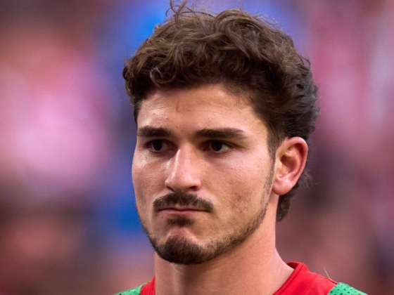 „Nyitottak vagyunk professzionális, etikus és tiszteletteljes tárgyalásra, az FC Barcelona ennek nem felelt meg” – az Atleti biztosan nem adja el csatárát a Barcának