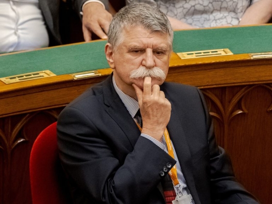Vida Kamilla: Néhány szempont a kézfogás-botrányhoz
