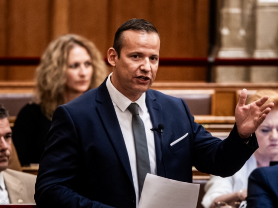 Toroczkai és Magyar újabb csörtét vívott, mindketten bocsánatkérésre szólították fel a másikat